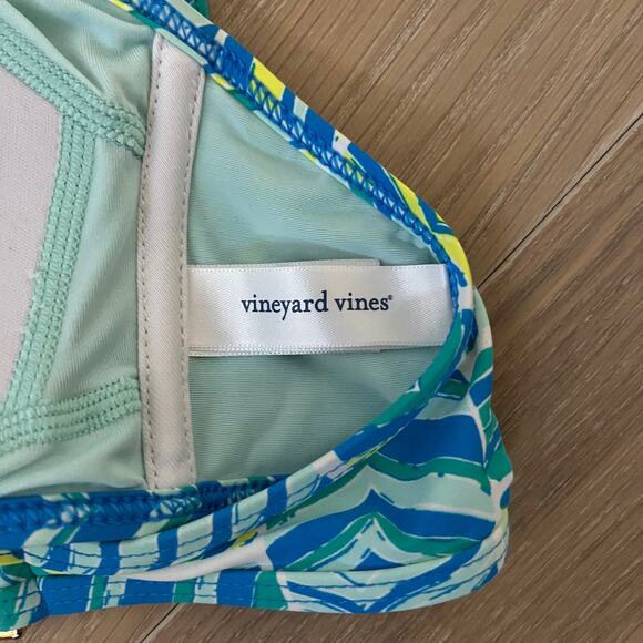 Vineyard Vines Geo Whale Tail Ruffle Bikini Top - Picture 3 of 5